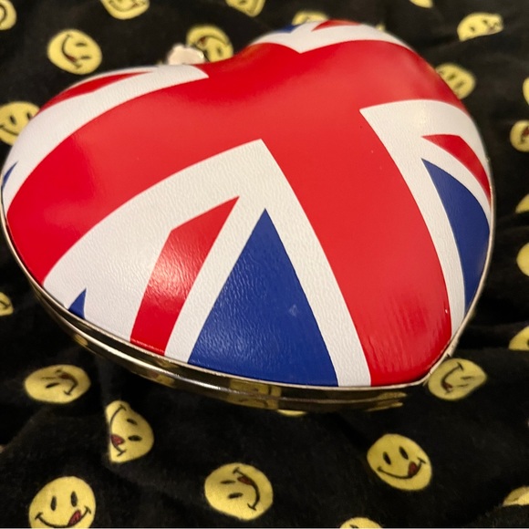 2005 Gem London Heart Clutch Britain Hard Shell - Picture 4 of 7